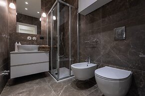 Elegant Home With Terrace by Wonderful Italy