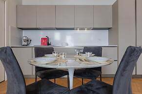 Elegant Home With Terrace by Wonderful Italy