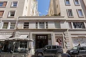 Elegant Home With Terrace by Wonderful Italy