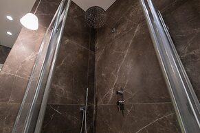 Elegant Home With Terrace by Wonderful Italy