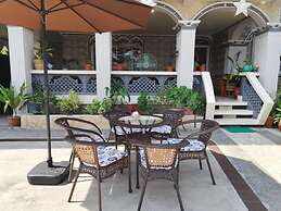 Topaz Bed and Breakfast Hotel