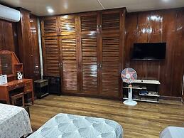Topaz Bed and Breakfast Hotel