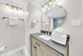 Shoreline Towers 1061