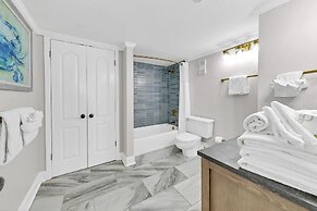 Shoreline Towers 1061