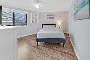 Crystal Village II, Unit 19B