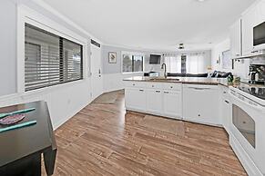 Crystal Village II, Unit 19B