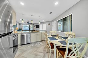 Crystal Village II, Unit 6B