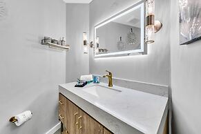 Crystal Village II, Unit 6B