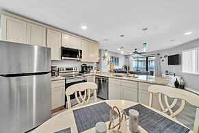 Crystal Village II, Unit 6B