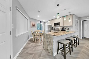 Crystal Village II, Unit 6B