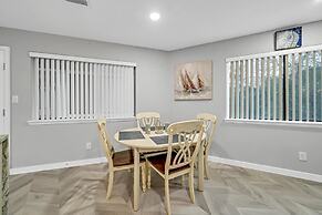 Crystal Village II, Unit 6B