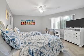 Crystal Village II, Unit 6B