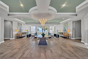 Silver Beach Towers - Penthouse106e