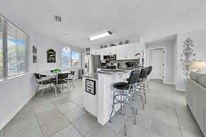 Crystal Village II, Unit 10B