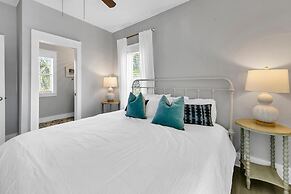 Crystal Village II, Unit 10B