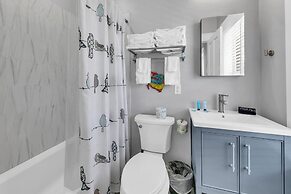 Crystal Village II, Unit 10B