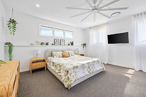Beach Home in Burleigh Waters