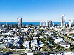 Beach Home in Burleigh Waters