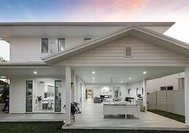 Beach Home in Burleigh Waters