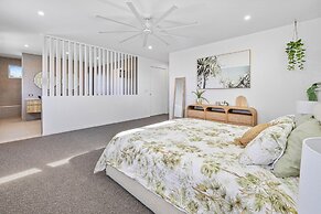 Beach Home in Burleigh Waters