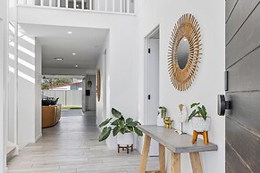 Beach Home in Burleigh Waters