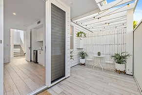 Beach Home in Burleigh Waters