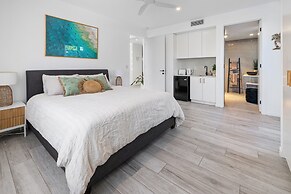 Beach Home in Burleigh Waters