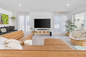 Beach Home in Burleigh Waters