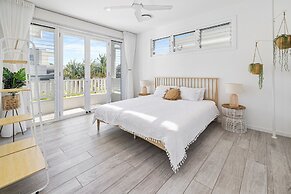 Beach Home in Burleigh Waters