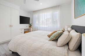 Beach Home in Burleigh Waters