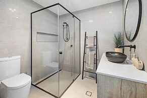 Beach Home in Burleigh Waters