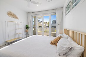 Beach Home in Burleigh Waters