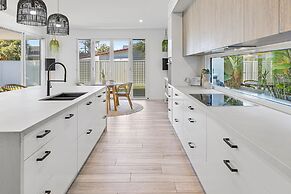 Beach Home in Burleigh Waters