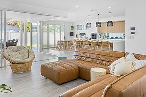 Beach Home in Burleigh Waters
