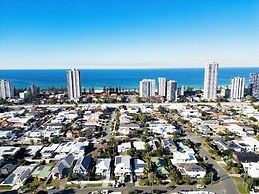 Beach Home in Burleigh Waters