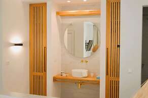 V Luxury Apartments Naxos