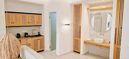 V Luxury Apartments Naxos
