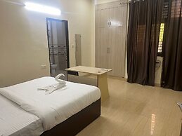 Cleo Elegance Rooms & Banquet