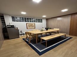 OYO 75495 Ratchadadome Hostel Bangkok