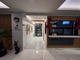 OYO 75495 Ratchadadome Hostel Bangkok