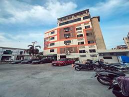 OYO 75495 Ratchadadome Hostel Bangkok