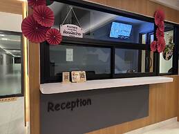 OYO 75495 Ratchadadome Hostel Bangkok