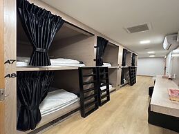 OYO 75495 Ratchadadome Hostel Bangkok