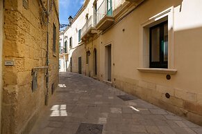3936 Corte dei Falconi by Barbarhouse