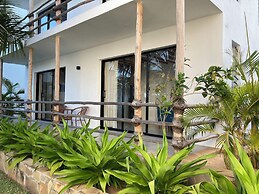 Ahadi Beachfront 2 Bedroom by YourHost