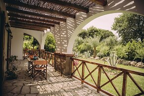 Trikalioti's Lush Estate Apt Afrodity