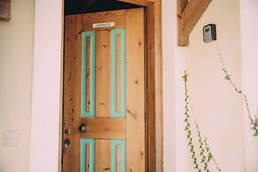 Trikalioti's Lush Estate Apt Afrodity