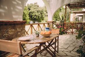 Trikalioti's Lush Estate Apt Afrodity