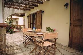 Trikalioti's Lush Estate Apt Afrodity