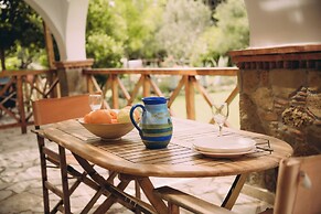 Trikalioti's Lush Estate Apt Arethousa